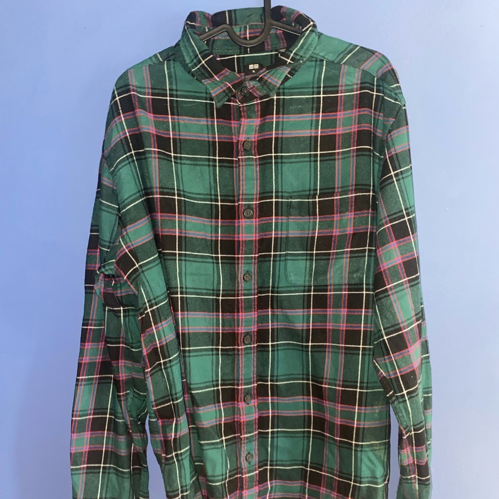 Uniqlo plaid button down long sleeve